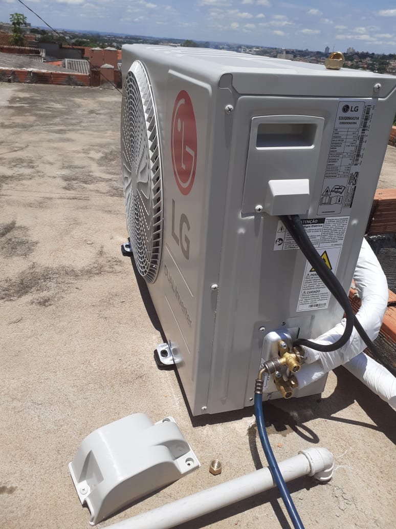 Instalação de condensadora LG Dual Inverter em Cambé